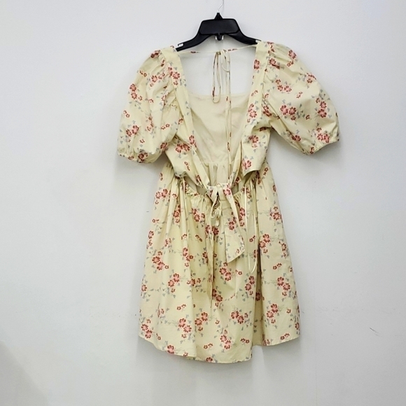 🆕️ NEW Women's Wayf Nikita Puff Sleeve Tie Back Mini dress, Size Medium Ivory - Picture 5 of 6